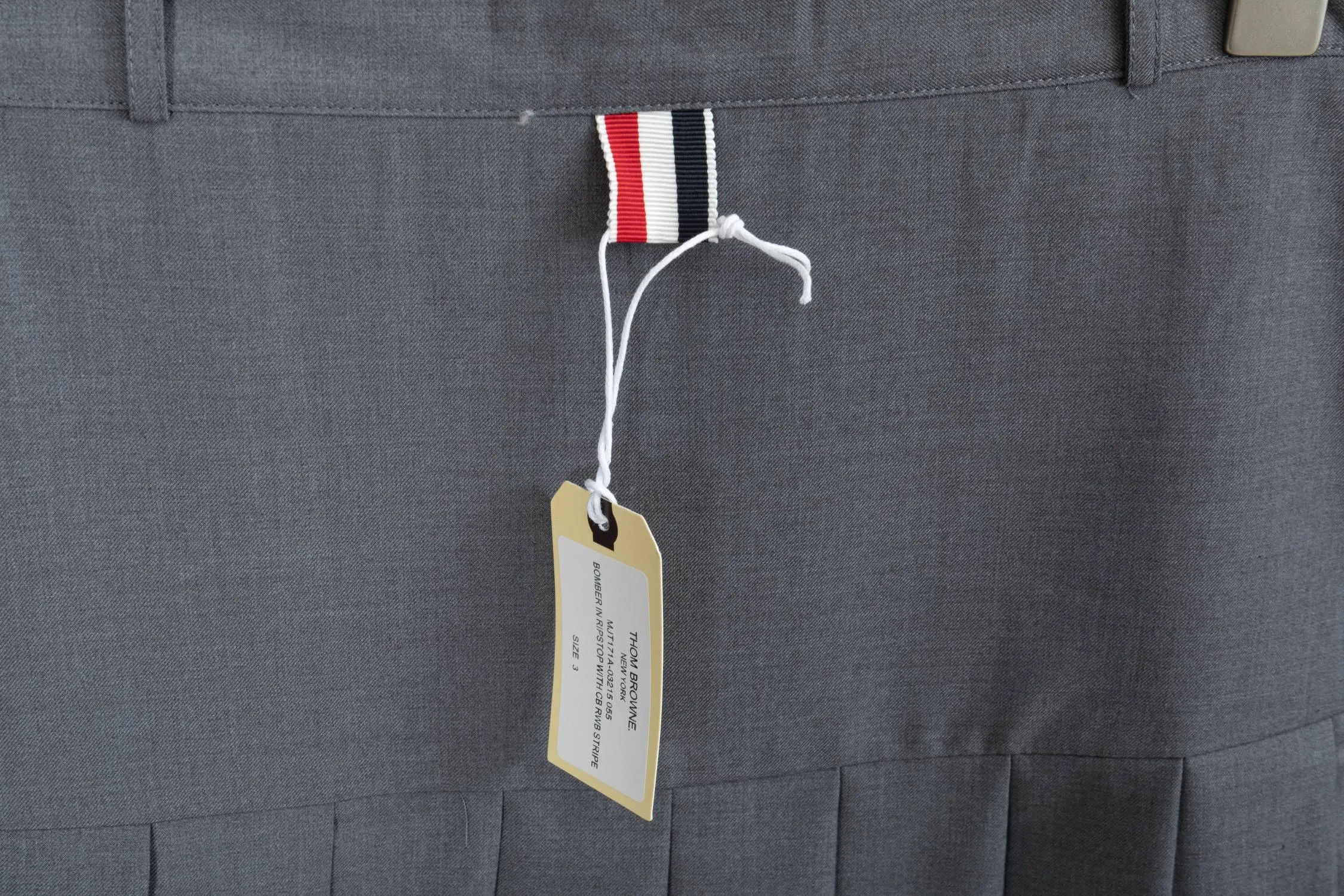𝑻𝒉𝒐𝒎 𝑩𝒓𝒐𝒘𝒏𝒆 (Original 2 ) Thom Browne: 1:1 : Gray Black Size：0123